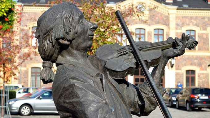 Bild 3: Brunnen in Freital Geiger Rotkopf Görg â Sage und Brunnen
