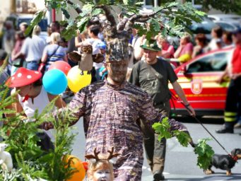 Lebendige Bäume beim Festumzug in Tharandt festumzug tharandt 15