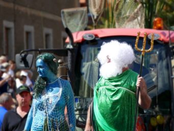 Freizügige Nixe mit Neptun in Tharandt festumzug tharandt 4