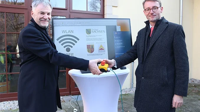 Inbetriebnahme auf Schloss Burgk mit Oberbürgermeister Uwe Rumberg und Sachsens Innenminister und Wahlkreisabgeordneten Prof. Roland Wöller