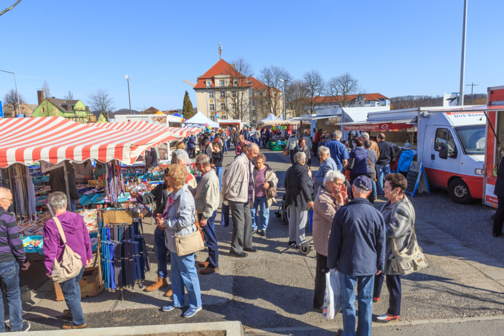 Wochenmarkt, Neumarkt, Stadtflohmarkt