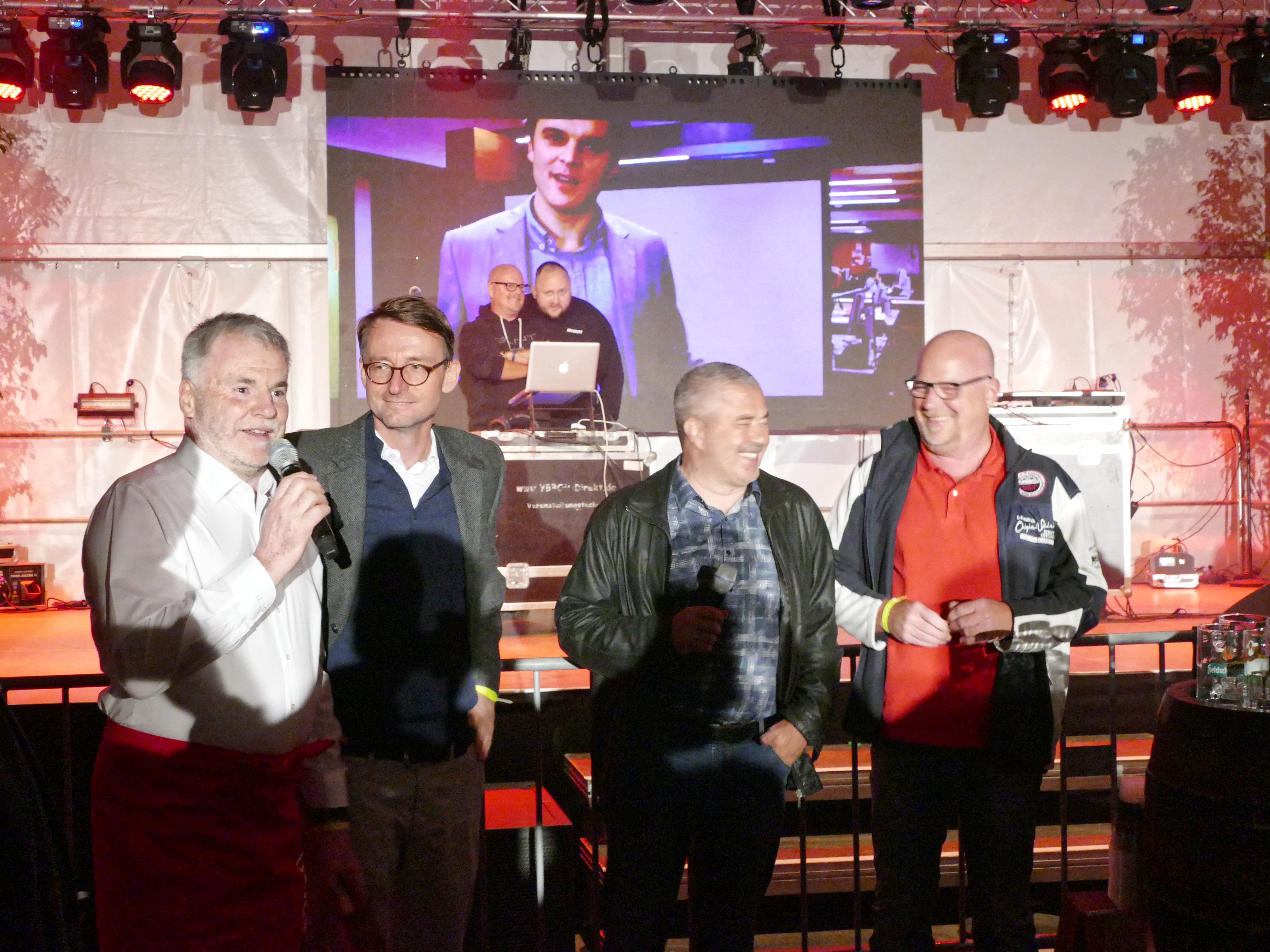 Fassanstich. Damit war das Windbergfest Freital 2019 offiziell eröffnet. Bild v.l.n.r. Innenminister Roland Wöller, Landrat Herr Geißler, Geschäftsführer SZ Herr Seidel, OB Freital Uwe Rumberg