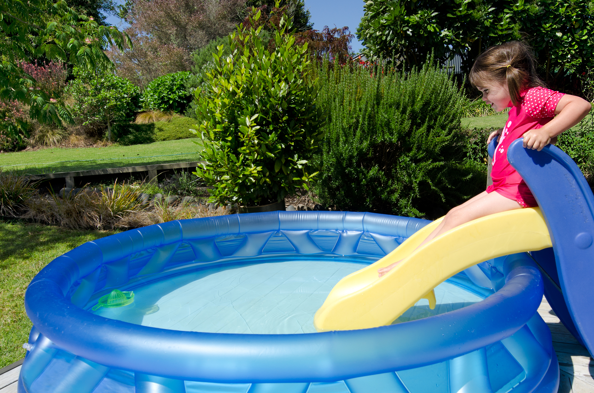 Pool im Garten