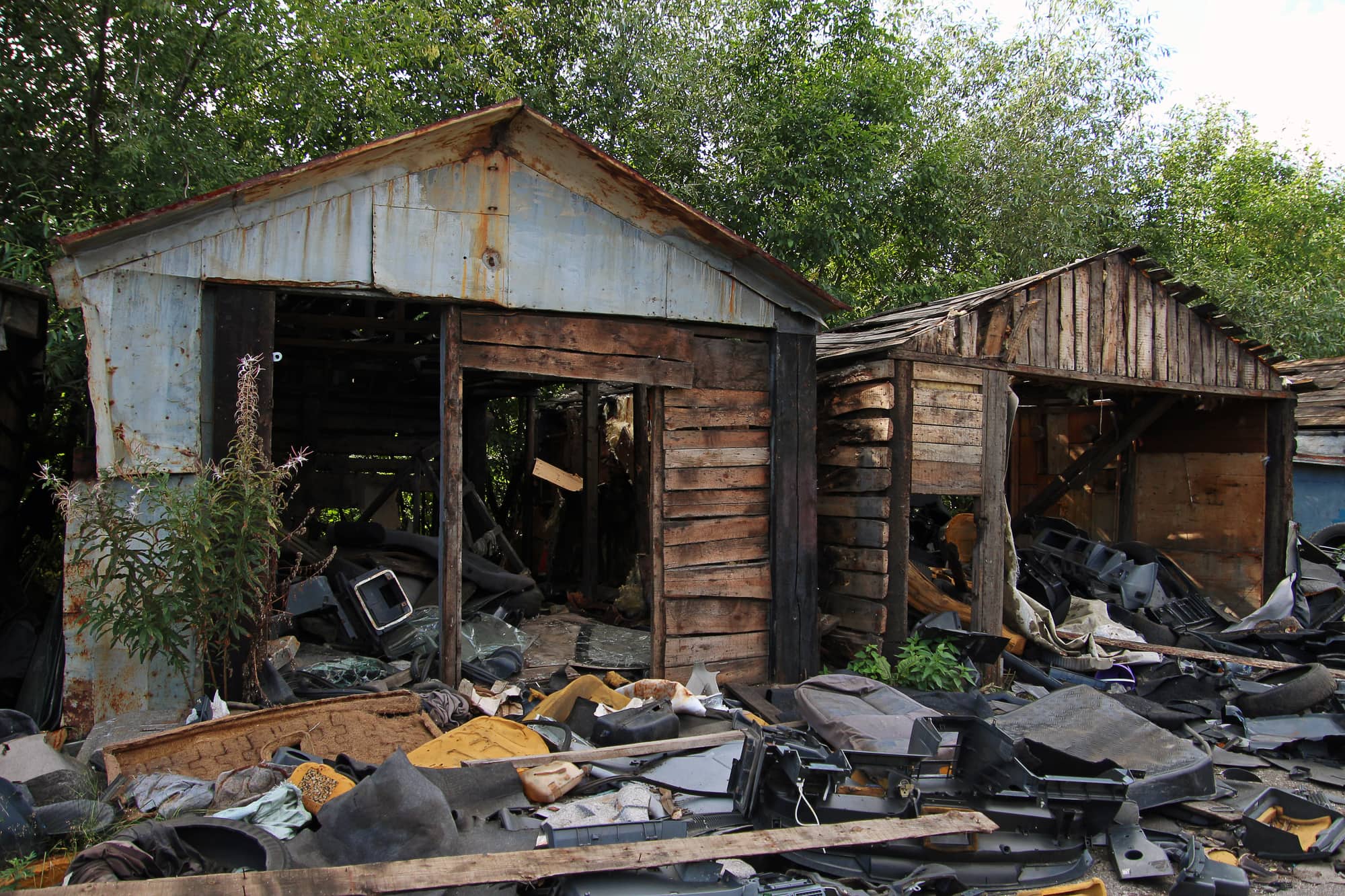 Abbruch von Gebäuden: Hausabbruch und Garagenabbruch im Fokus Garagenabbruch / ©sergpavl/depositphotos.com