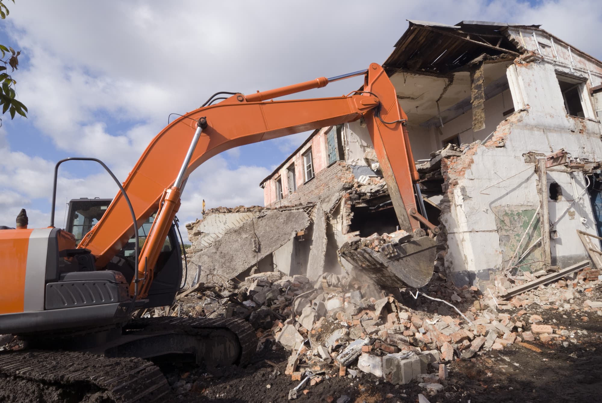 Abbruch von Gebäuden: Hausabbruch und Garagenabbruch im Fokus Hausabbruch