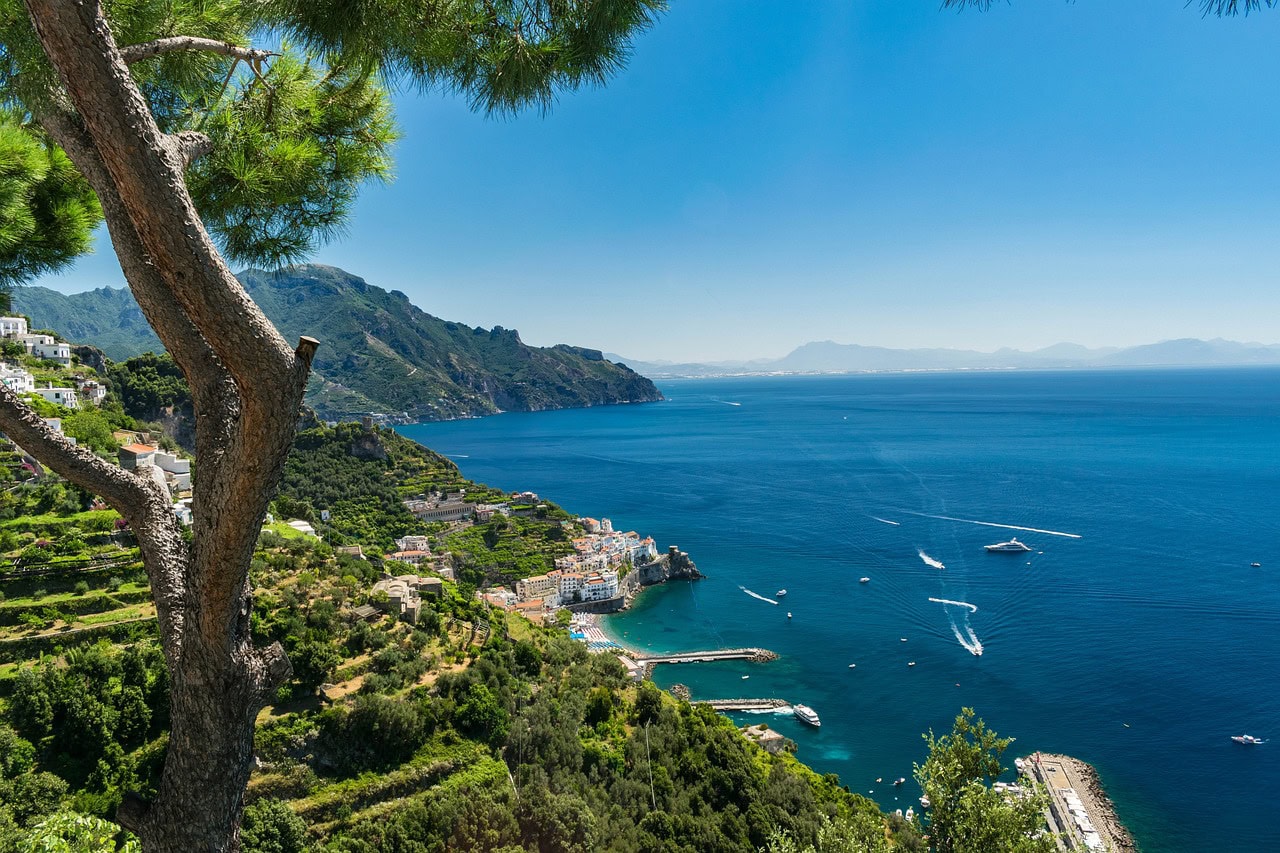 Morgenkaffee am Meer: Ein besonderes Erwachen Amalfi Küste